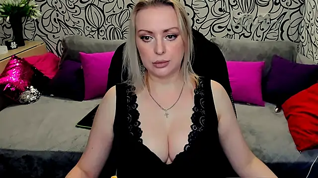 Snapshot of Hotdreamhere chatting on 02/01/25, 01:51 Hotdreamhere online show from 02/01/25, 01:51