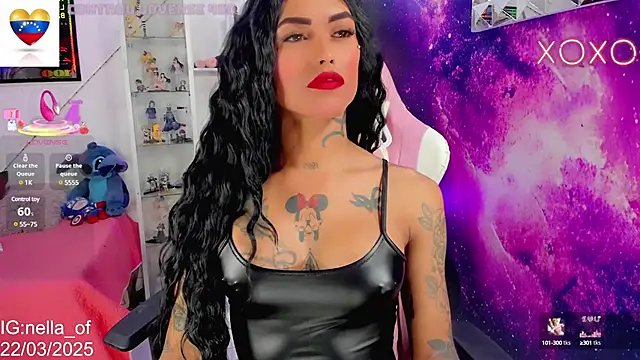 Snapshot of Nella_Dolls chatting on 03/22/25, 11:42 Nella Dolls online show from 03/22/25, 11:42