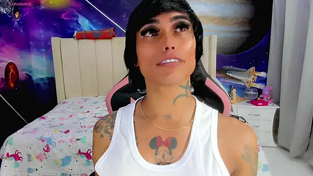 Snapshot of Nella_Dolls chatting on 09/18/25, 12:12 Nella Dolls online show from 09/18/25, 12:12