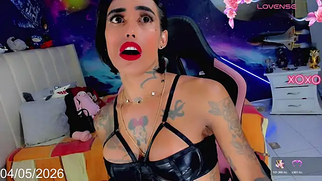 Snapshot of Nella_Dolls chatting on 05/05/26, 03:03 Nella Dolls online show from 05/05/26, 03:03