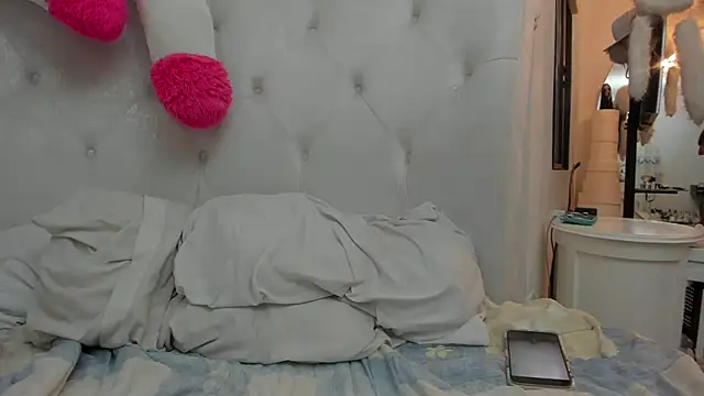 Snapshot of Burlesque_XlX chatting on 09/30/25, 10:37 Burlesque XlX online show from 09/30/25, 10:37