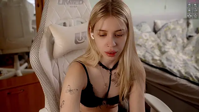 ho1yho1e online show from 04/13/26, 08:03