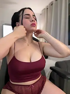 Snapshot of GeorginaJones chatting on 02/14/25, 05:30 GeorginaJones online show from 02/14/25, 05:30