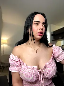 Snapshot of GeorginaJones chatting on 10/11/25, 11:03 GeorginaJones online show from 10/11/25, 11:03