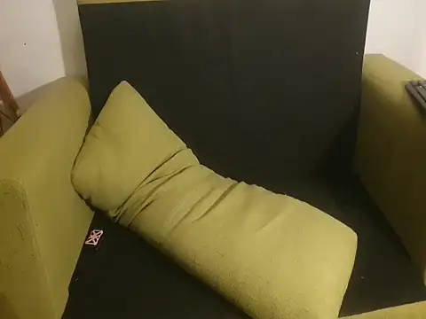 Snapshot of Lillisissi chatting on 01/13/25, 02:39 Lillisissi online show from 01/13/25, 02:39