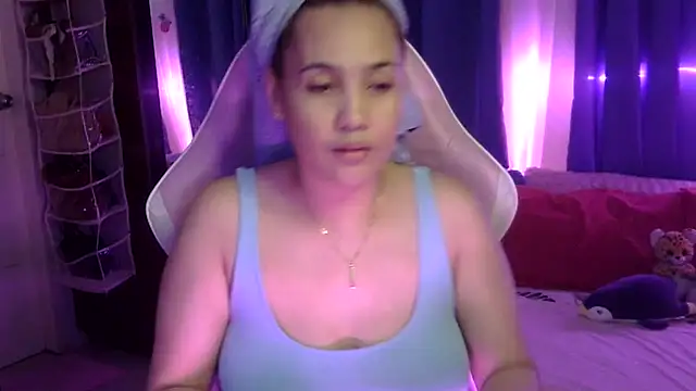 Snapshot of yourbabe_Brielle chatting on 09/19/25, 04:40 yourbabe Brielle online show from 09/19/25, 04:40