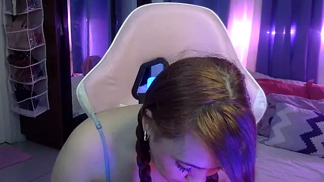 Snapshot of yourbabe_Brielle chatting on 09/21/25, 11:45 yourbabe Brielle online show from 09/21/25, 11:45