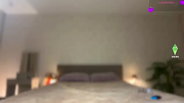 Snapshot of Butterfly-_ chatting on 04/26/26, 10:18 Butterfly- online show from 04/26/26, 10:18