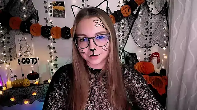 SweetPrincess  online show from 10/28/25, 09:13