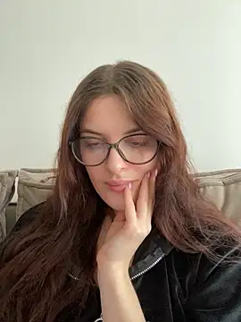 little belucci online show from 01/31/25, 10:10