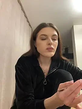 little belucci online show from 03/10/25, 04:57