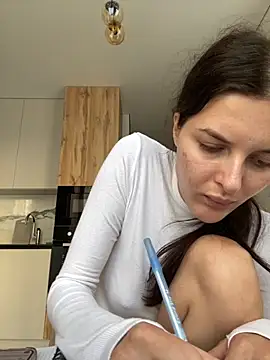 little belucci online show from 09/10/25, 02:28