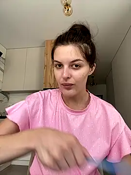 little belucci online show from 09/14/25, 11:09