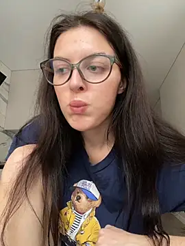 little belucci online show from 10/23/25, 02:16