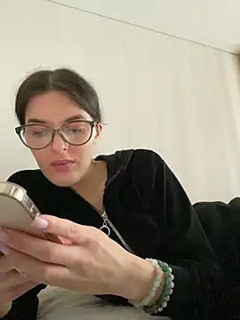 little belucci online show from 11/19/25, 10:59