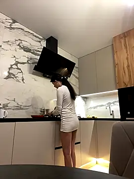 little belucci online show from 12/17/25, 03:07