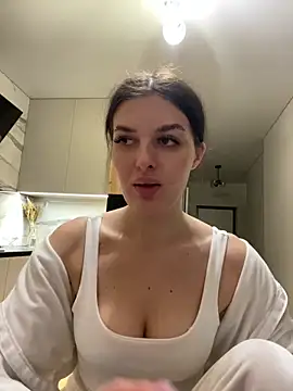 little belucci online show from 02/18/26, 04:03