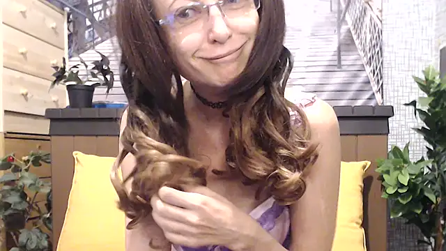 Snapshot of lilianleight chatting on 05/06/26, 02:51 lilianleight online show from 05/06/26, 02:51