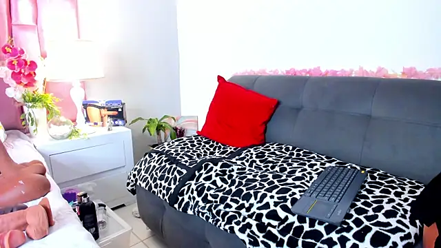 Anaa Bellaa online show from 11/15/25, 12:30