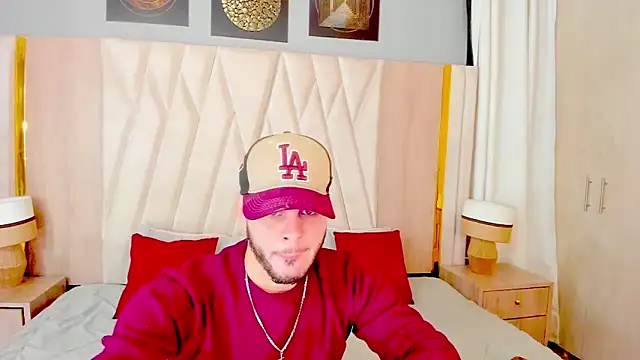 hottstuffx69 online show from 11/02/25, 02:25