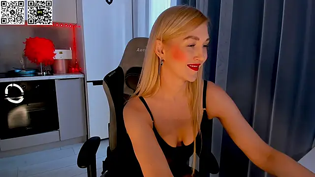 Snapshot of HotyPlays chatting on 02/22/25, 09:34 HotyPlays online show from 02/22/25, 09:34