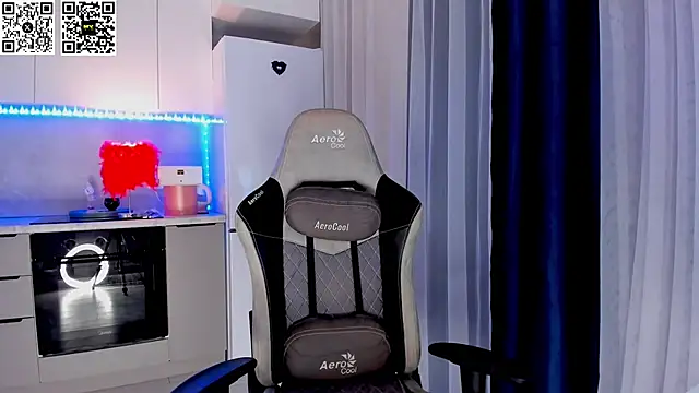 Snapshot of HotyPlays chatting on 03/01/25, 04:44 HotyPlays online show from 03/01/25, 04:44