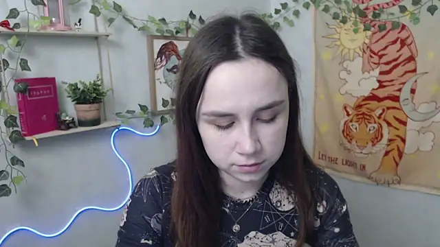 VeryVeryVeryShy  online show from 04/16/26, 05:41