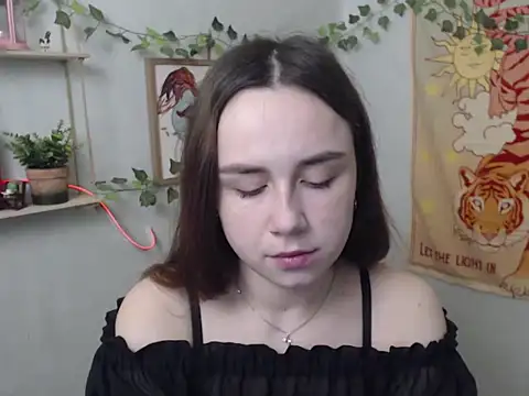 Snapshot of VeryVeryVeryShy_ chatting on 04/29/26, 05:33 VeryVeryVeryShy online show from 04/29/26, 05:33