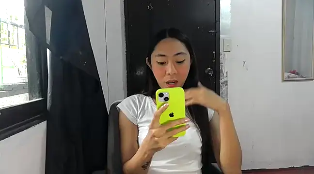 Snapshot of ErikaJayne4u chatting on 01/07/25, 04:39 ErikaJayne4u online show from 01/07/25, 04:39