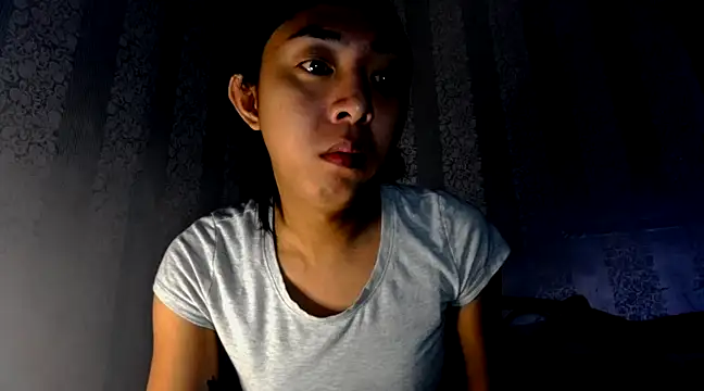 Snapshot of ErikaJayne4u chatting on 02/12/25, 04:44 ErikaJayne4u online show from 02/12/25, 04:44