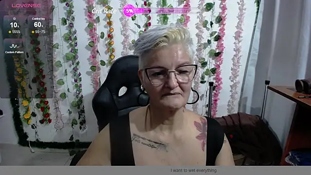 Snapshot of bety-cum2 chatting on 12/08/24, 03:24 bety-cum2 online show from 12/08/24, 03:24