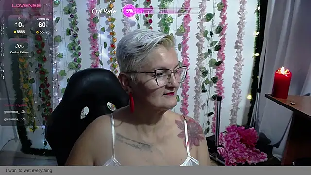 Snapshot of bety-cum2 chatting on 12/10/24, 09:33 bety-cum2 online show from 12/10/24, 09:33