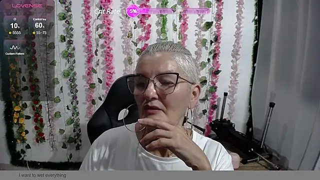 Snapshot of bety-cum2 chatting on 01/02/25, 11:06 bety-cum2 online show from 01/02/25, 11:06