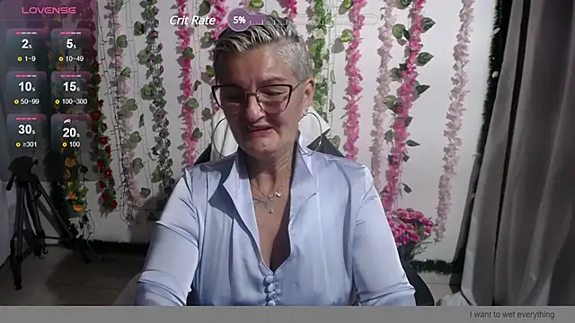 Snapshot of bety-cum2 chatting on 01/16/25, 11:48 bety-cum2 online show from 01/16/25, 11:48