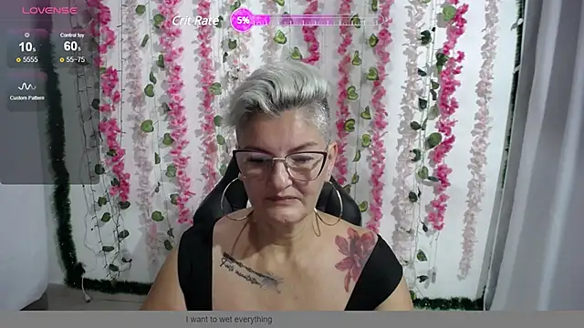 Snapshot of bety-cum2 chatting on 02/02/25, 09:08 bety-cum2 online show from 02/02/25, 09:08