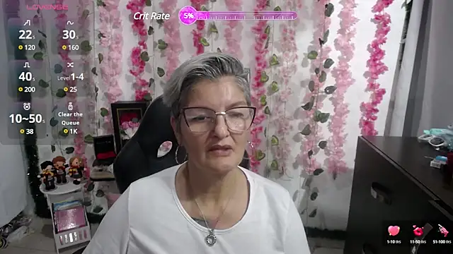 Snapshot of bety-cum2 chatting on 03/17/25, 11:00 bety-cum2 online show from 03/17/25, 11:00