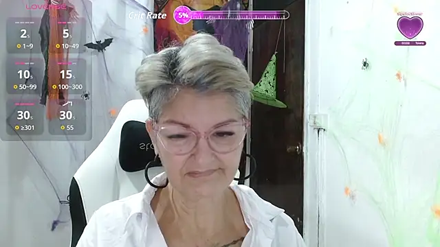 Snapshot of bety-cum2 chatting on 10/15/25, 11:21 bety-cum2 online show from 10/15/25, 11:21