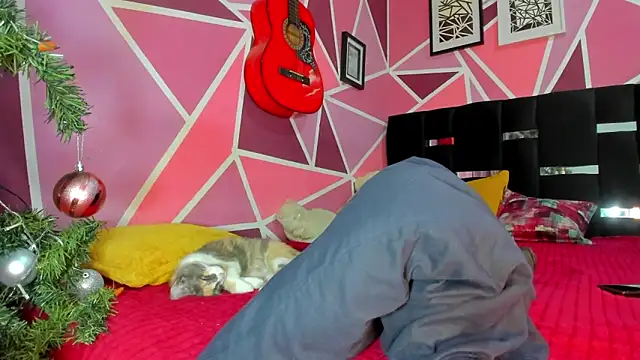 Little doll  online show from 12/16/25, 02:27