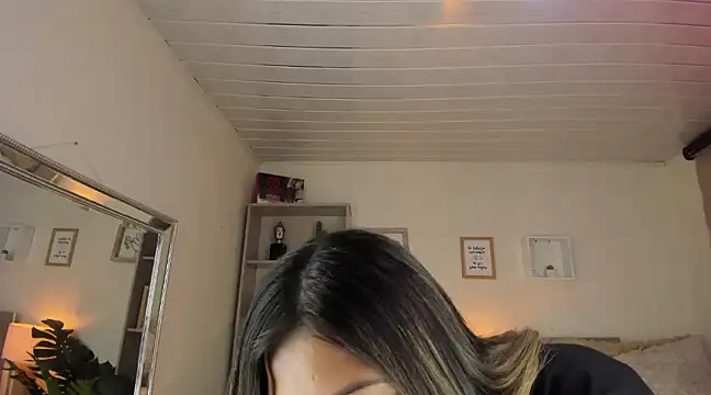little antonela online show from 01/31/25, 03:55