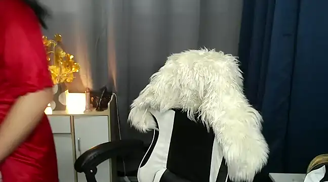 Ur Fantastic Lina online show from 02/10/25, 11:04