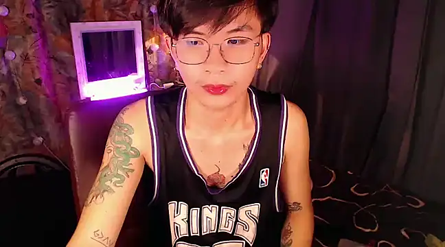 Snapshot of Sexy_Handsome_Drex chatting on 12/03/24, 08:27 Sexy Handsome Drex online show from 12/03/24, 08:27