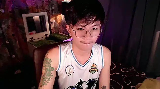 Snapshot of Sexy_Handsome_Drex chatting on 12/06/24, 08:59 Sexy Handsome Drex online show from 12/06/24, 08:59