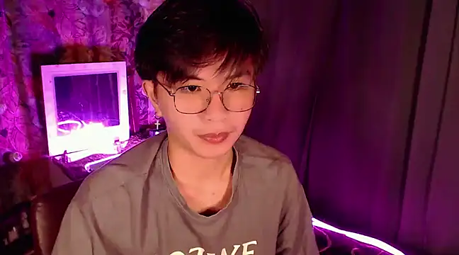 Snapshot of Sexy_Handsome_Drex chatting on 12/16/24, 09:14 Sexy Handsome Drex online show from 12/16/24, 09:14