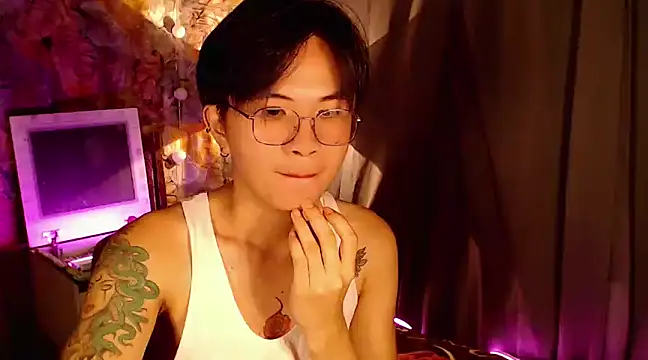 Snapshot of Sexy_Handsome_Drex chatting on 12/29/24, 10:34 Sexy Handsome Drex online show from 12/29/24, 10:34