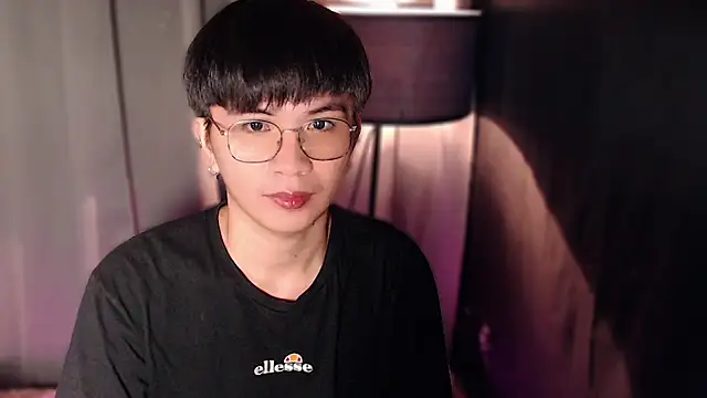 Snapshot of Sexy_Handsome_Drex chatting on 02/25/25, 09:09 Sexy Handsome Drex online show from 02/25/25, 09:09