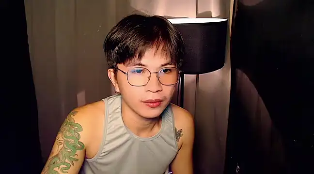 Snapshot of Sexy_Handsome_Drex chatting on 03/01/25, 08:56 Sexy Handsome Drex online show from 03/01/25, 08:56