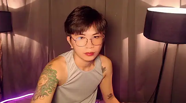 Snapshot of Sexy_Handsome_Drex chatting on 03/05/25, 09:38 Sexy Handsome Drex online show from 03/05/25, 09:38