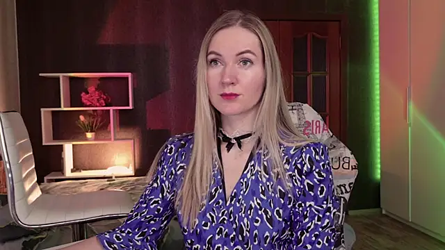 Hello Lisha online show from 12/04/25, 09:07