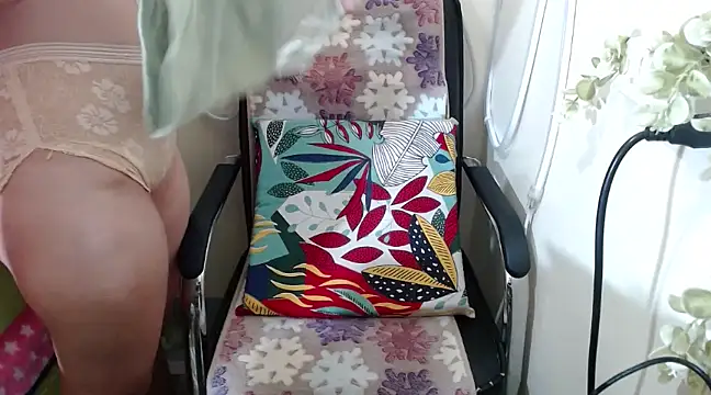 Snapshot of Skinny_regie99xxx chatting on 02/26/25, 11:48 Skinny regie99xxx online show from 02/26/25, 11:48