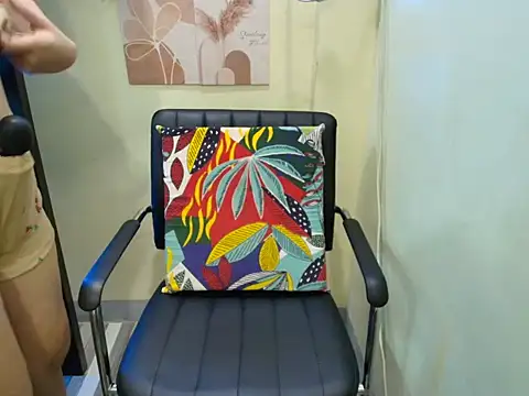 Snapshot of Skinny_regie99xxx chatting on 09/27/25, 01:27 Skinny regie99xxx online show from 09/27/25, 01:27